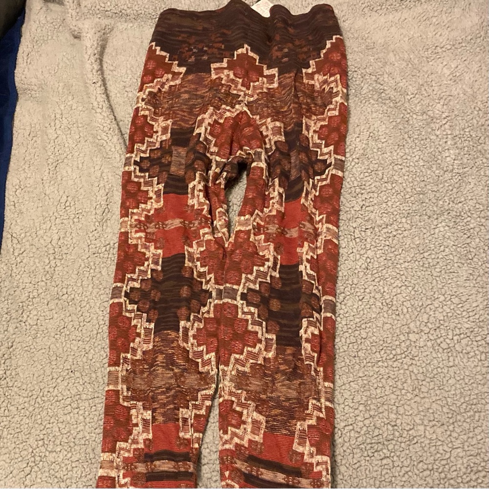 Free People red/rouge rust color abstract leggings - NWT - size medium